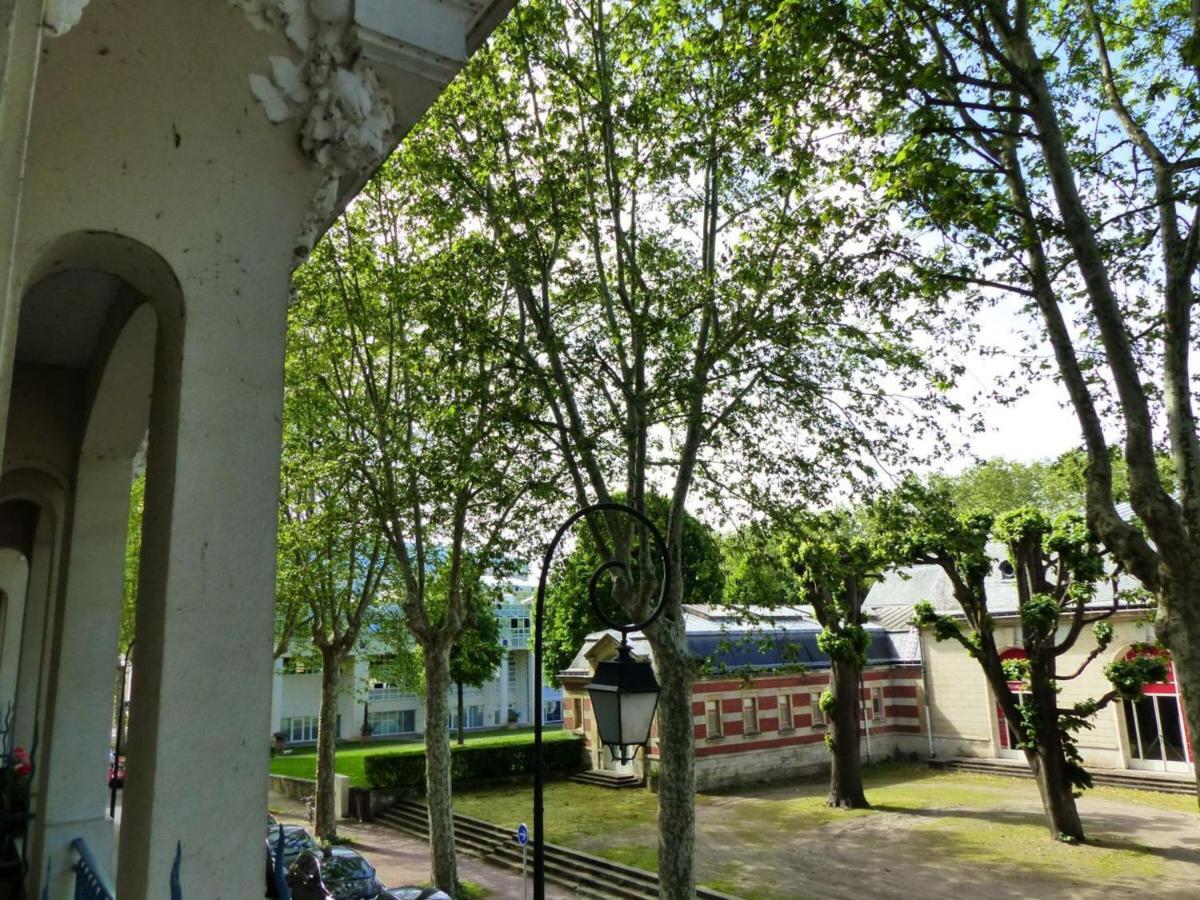 Appartement Elegant Et Confortable Au Coeur De Vichy, Pres De L'Opera Et Des Parcs Napoleon III - Fr-1-489-303 Buitenkant foto
